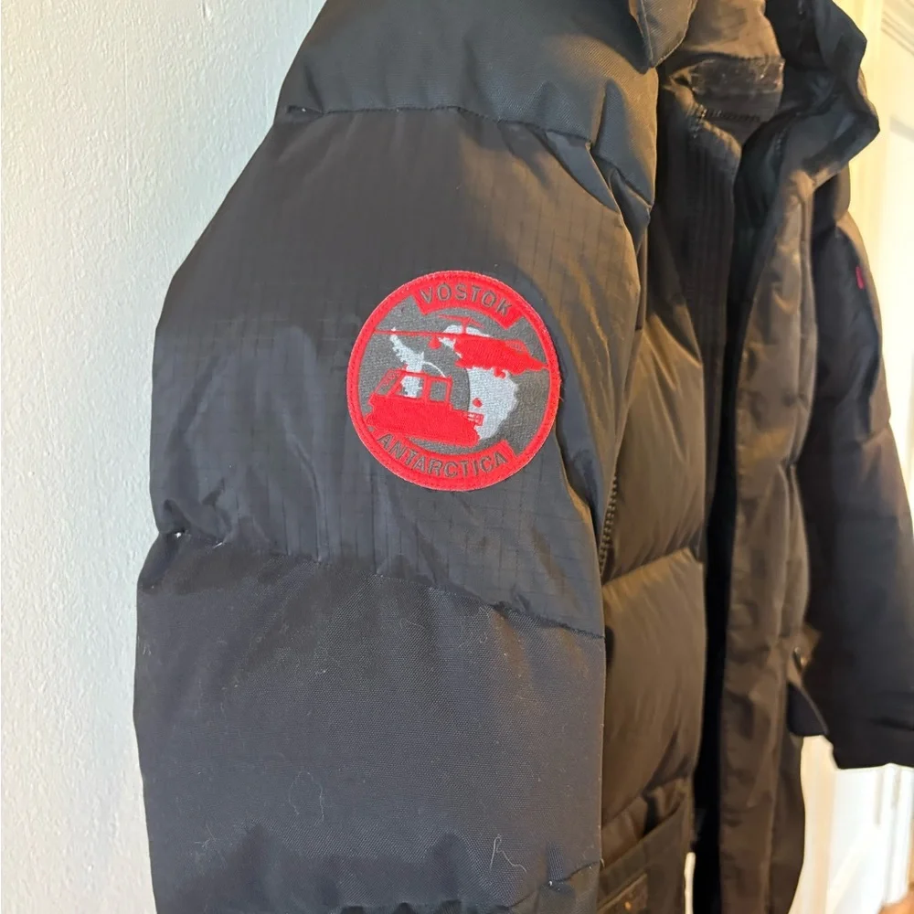 The North Face Men's Black Puffer Coat - Picture 8 of 9